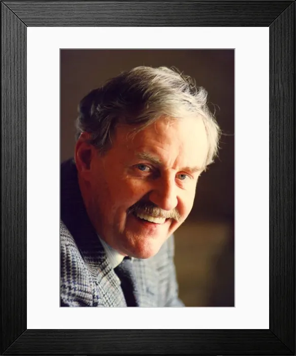 Framed Print : A portrait of the actor Richard Briers Framed Print : A portrait of the actor Richard Briers