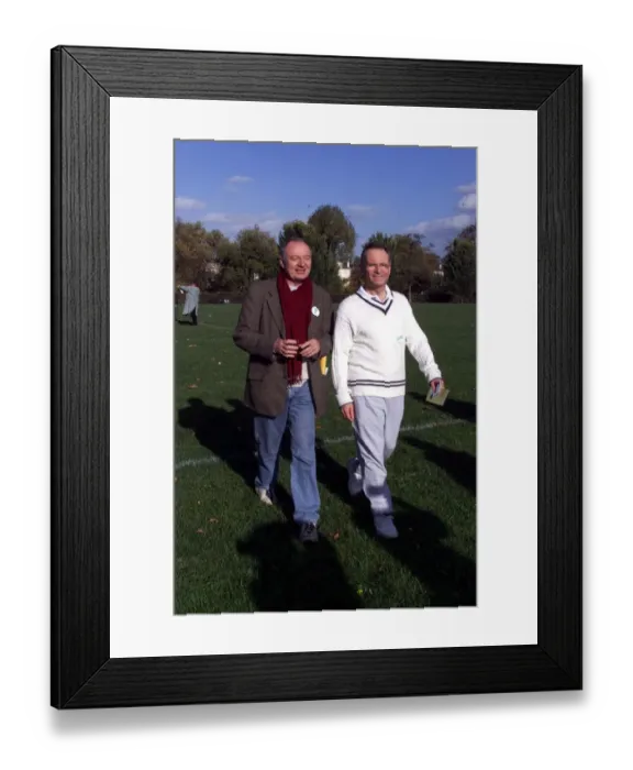 Framed Print : London Mayoral candidates in Regents Park October 1999 for the new London walk Framed Print : London Mayoral candidates in Regents Park October 1999 for the new London walk