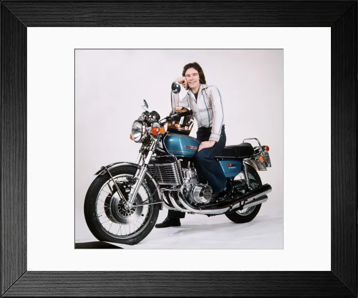 Framed Print : Barry Sheene World Motor Cycling Champion March 1976 Framed Print : Barry Sheene World Motor Cycling Champion March 1976