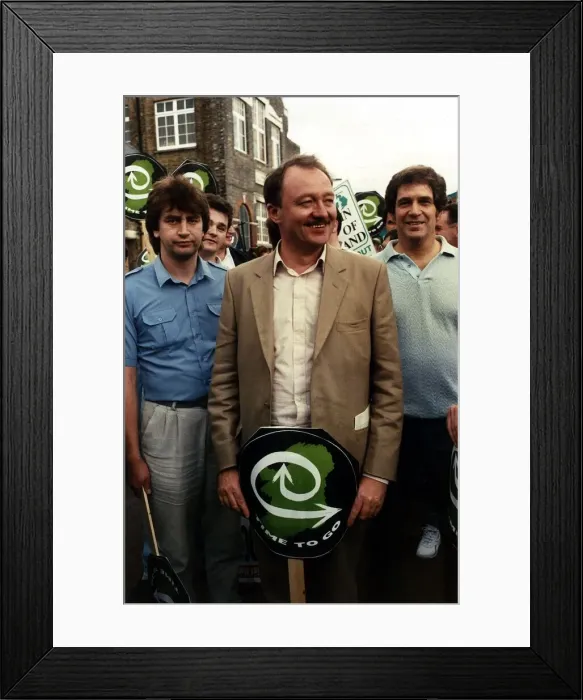 Framed Print : Ken Livingstone Labour MP Framed Print : Ken Livingstone Labour MP