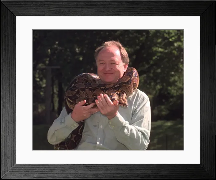 Framed Print : Ken Livingstone August 1998 at London Zoo to promote the new Web Of Life building being