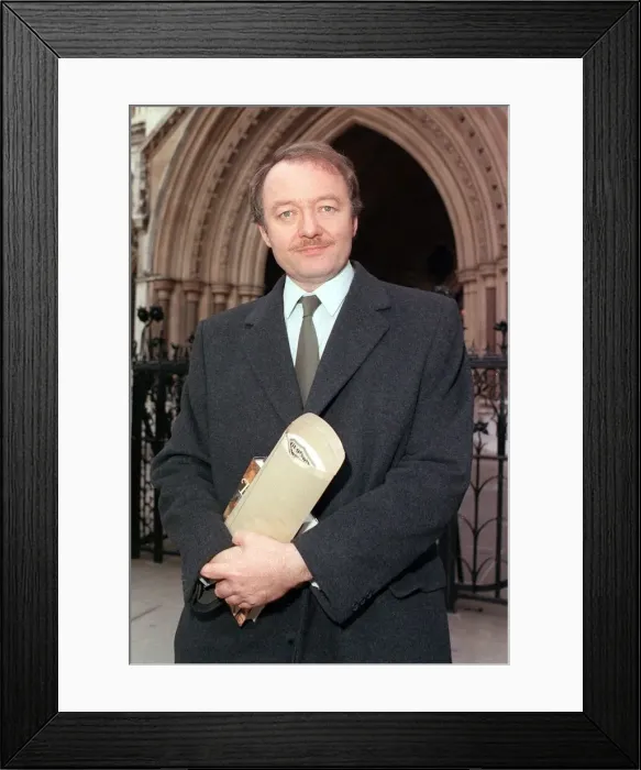 Framed Print : Ken Livingstone at Law Courts January 1990 Framed Print : Ken Livingstone at Law Courts January 1990