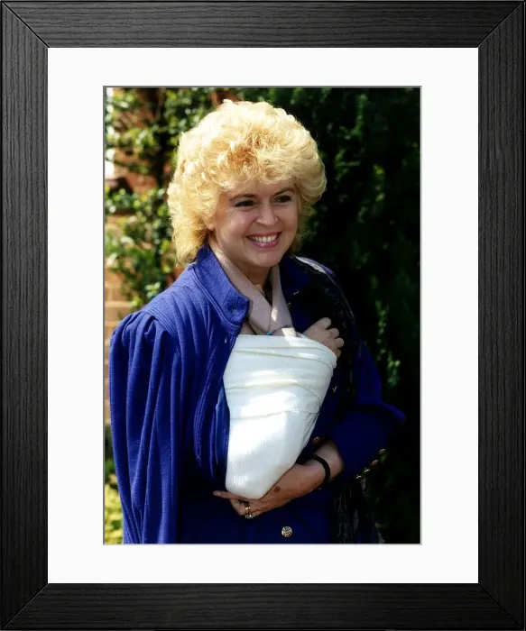 Framed Print : Gloria Hunniford DJ with arm in a sling Framed Print : Gloria Hunniford DJ with arm in a sling