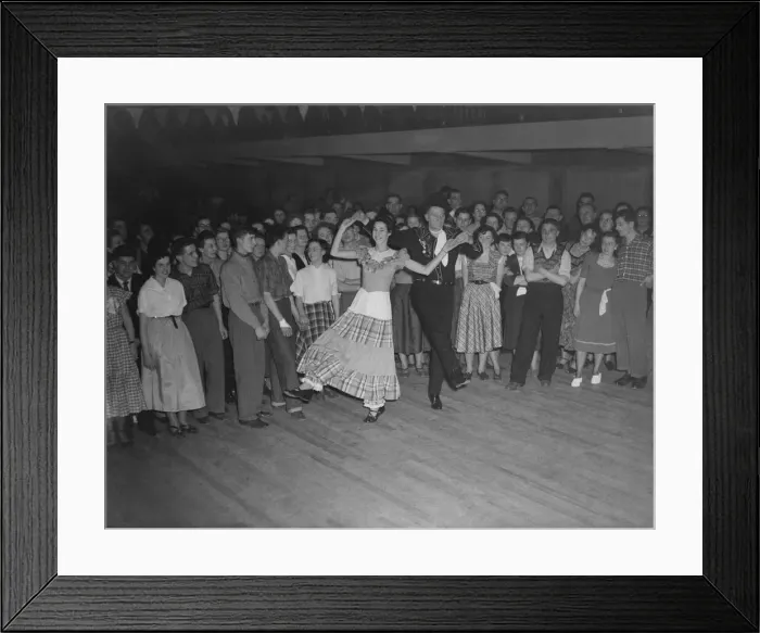 Framed Print : Square Dancing in London 21 / 12 / 1951 B5414 / 1 Framed Print : Square Dancing in London 21 / 12 / 1951 B5414 / 1