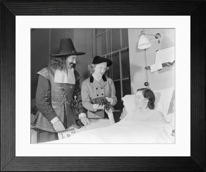 Framed Print : Bennett Staff Photographer Apl 6 Voortrekkers covered wagon takes grapes to St Framed Print : Bennett Staff Photographer Apl 6 Voortrekkers covered wagon takes grapes to St