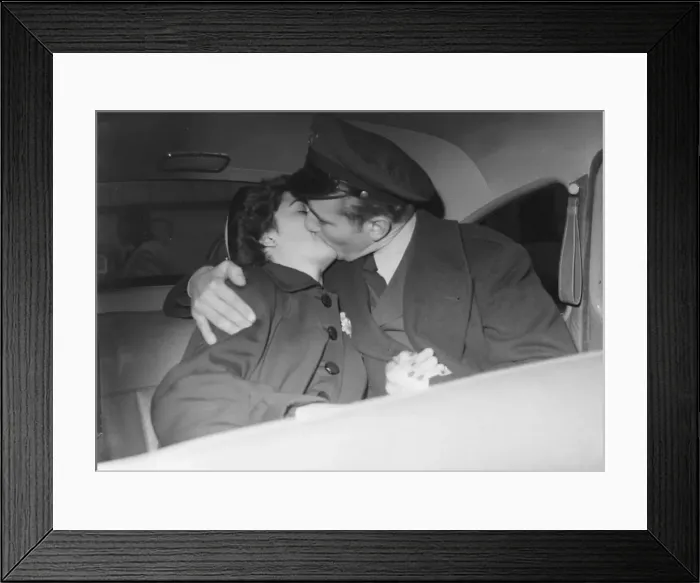 Framed Print : Kiss S. Sgt A Brander & wife 1952 C408  /  3