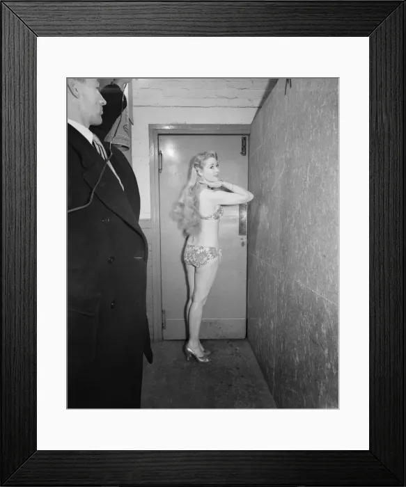 Framed Print : Showgirls & Terry Mosley 26  /  1  /  1952 C462  /  3