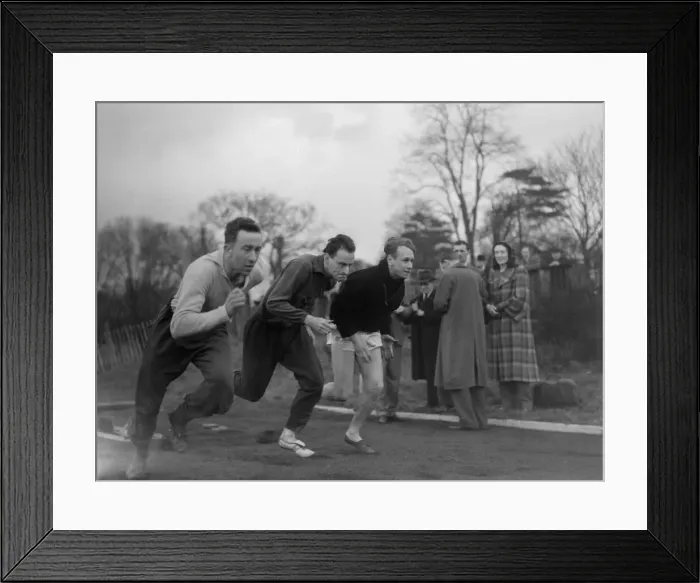 Framed Print : Athletes Derek Steward (New Zealand) & Terence Higgins training at Tooting Bec Framed Print : Athletes Derek Steward (New Zealand) & Terence Higgins training at Tooting Bec