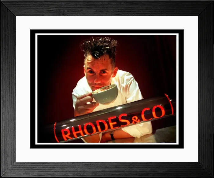 Framed Print : Gary Rhodes in his restaurant September 1999 Framed Print : Gary Rhodes in his restaurant September 1999