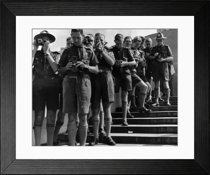Framed Print : Australian queen scouts in England for the coronation photographed by the changing of Framed Print : Australian queen scouts in England for the coronation photographed by the changing of