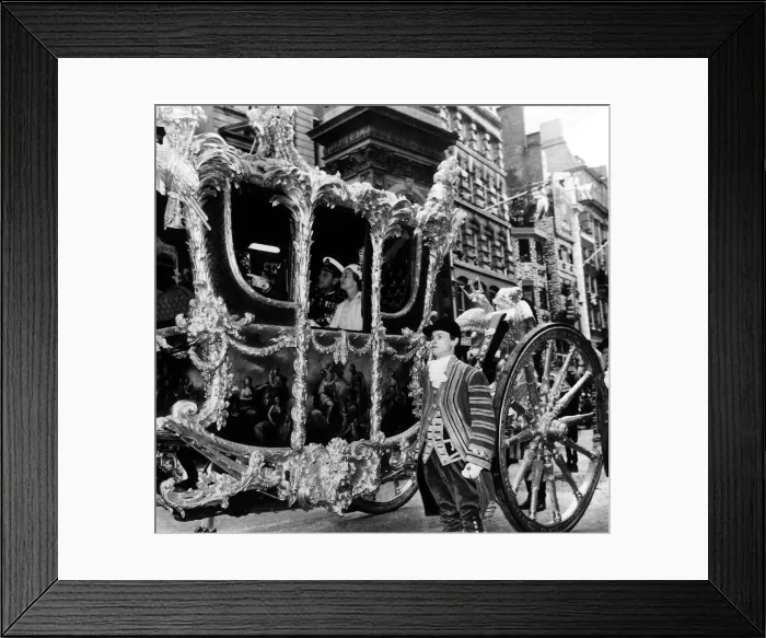 Framed Print : Queen Elizabeth II and Prince Philip the Duke of Edinburgh on their way to St Pauls for a Framed Print : Queen Elizabeth II and Prince Philip the Duke of Edinburgh on their way to St Pauls for a