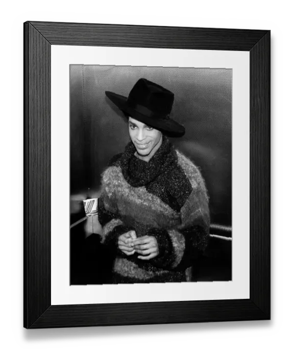 Framed Print : American pop singer Prince arrives at Gatwick Airport in London for three Wembley Framed Print : American pop singer Prince arrives at Gatwick Airport in London for three Wembley