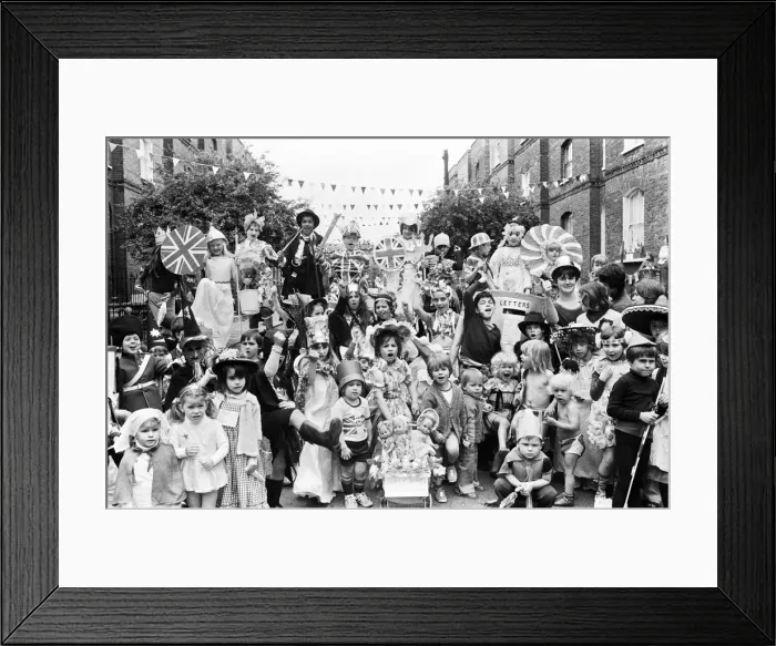 Framed Print : Queen Elizabeth II 1977 Silver Jubilee Childrens Street Party Children at a Framed Print : Queen Elizabeth II 1977 Silver Jubilee Childrens Street Party Children at a