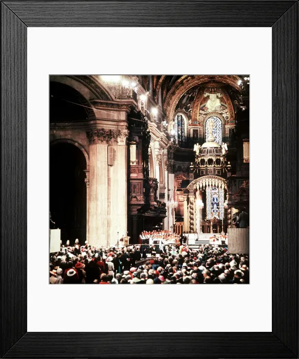Framed Print : Queen Elizabeth II 1977 Silver Jubliee Thanksgiving Service at St Paul