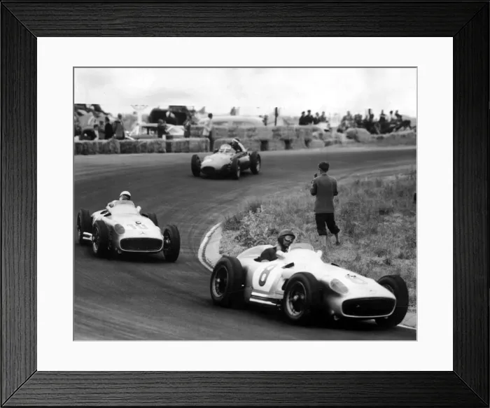 Framed Print : Juan Manuel Fangio - Racing driver in action on the circuit of Zandvoort Framed Print : Juan Manuel Fangio - Racing driver in action on the circuit of Zandvoort