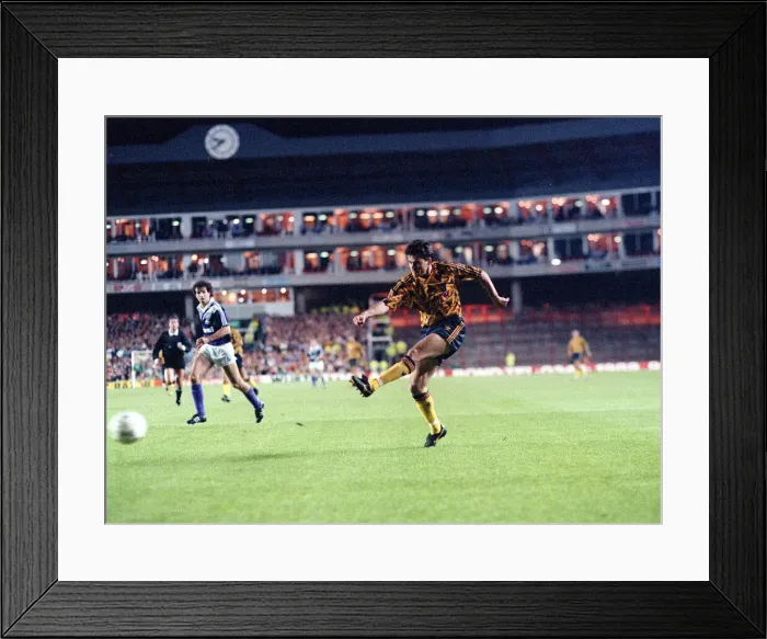 Framed Print : Arsenal v Austria Vienna 1991 European Cup goonercalendar2007 Framed Print : Arsenal v Austria Vienna 1991 European Cup goonercalendar2007