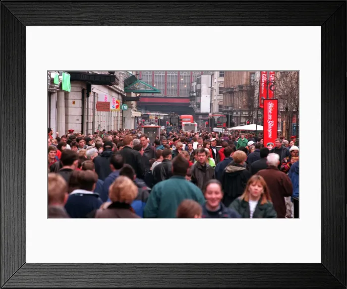 Framed Print : Christmas Shopping Argyle Street Glasgow December 1997 Framed Print : Christmas Shopping Argyle Street Glasgow December 1997