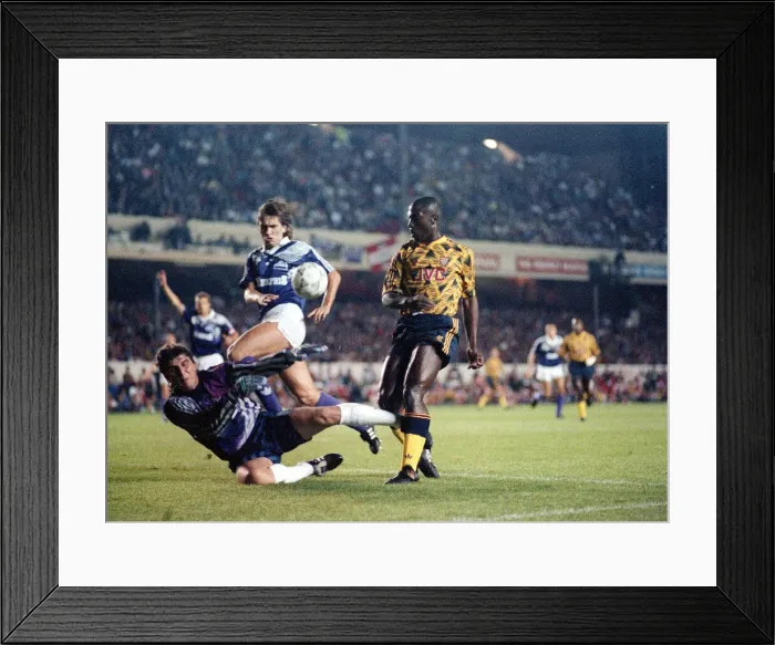 Framed Print : Arsenal v Austria Vienna, Sept 1991 Eurpoean Champions League Framed Print : Arsenal v Austria Vienna, Sept 1991 Eurpoean Champions League