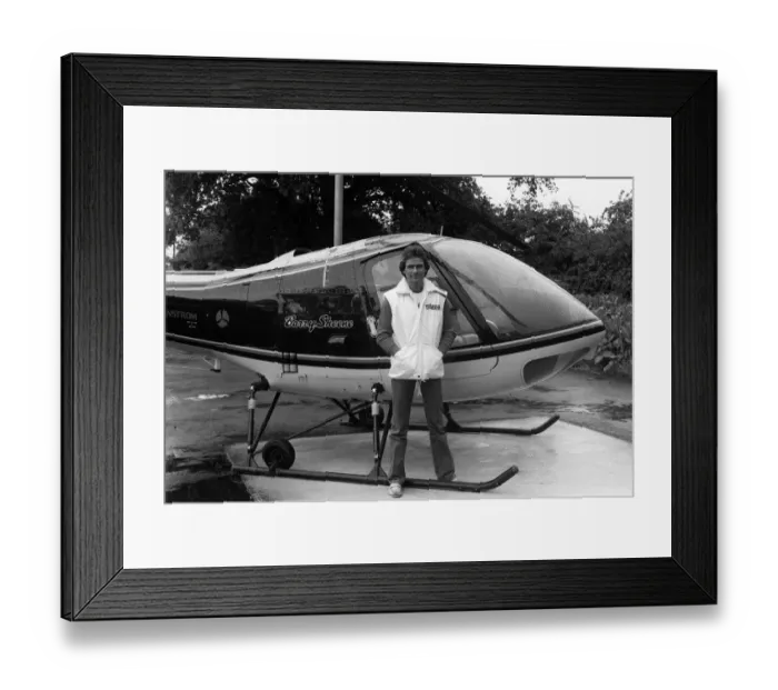 Framed Print : Barry Sheene with his private helicopter at home. 25th May 1981