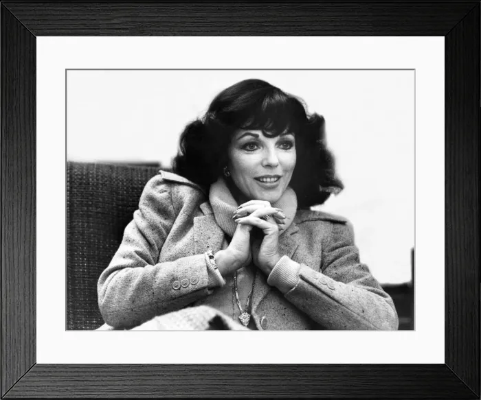 Framed Print : A portrait of the actrress Joan Collins Framed Print : A portrait of the actrress Joan Collins