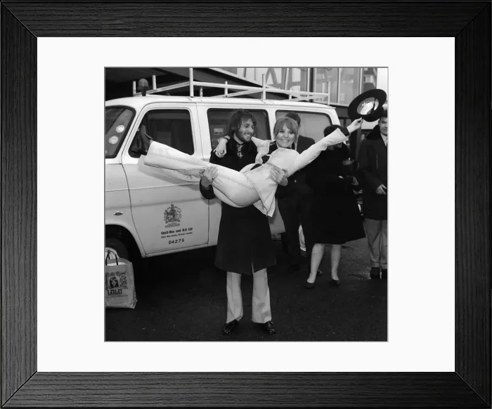 Framed Print : Lulu arriving at Heathrow Airport Mar 1969 UK Eurovision Song Contest Framed Print : Lulu arriving at Heathrow Airport Mar 1969 UK Eurovision Song Contest