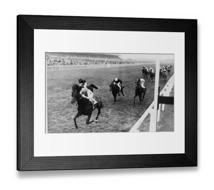 Framed Print : St Leger - Finish of race won by Ridge Wood 1949 020092 / 9CN Framed Print : St Leger - Finish of race won by Ridge Wood 1949 020092 / 9CN