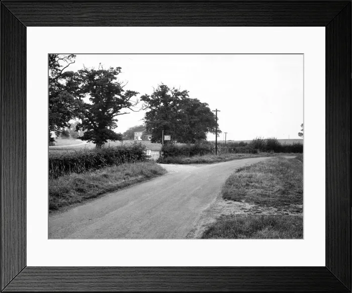 Framed Print : Gibbet Hill Road looking across to Cryfield House Farm, which will be incorporated into