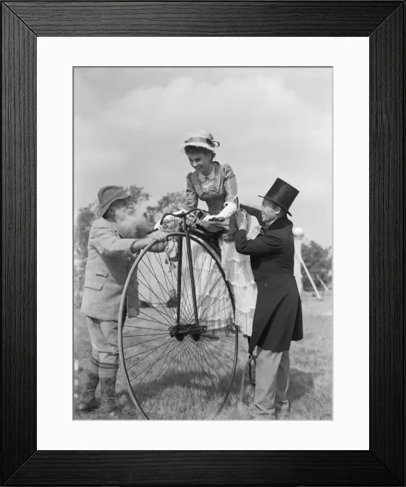 Framed Print : A helping hand Jean Simmons making film So Long at the Fair Framed Print : A helping hand Jean Simmons making film So Long at the Fair