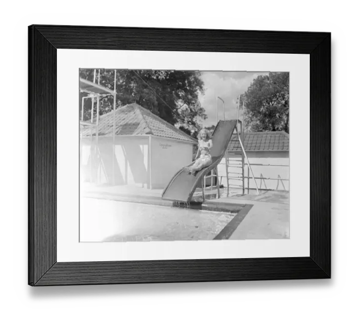 Framed Print : Patricia Dainton British Film Actress at the Spiders Web'pool