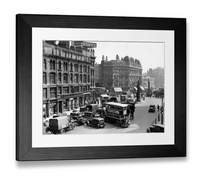 Framed Print : Ludgate Circus London Circa 1935. P000148 Framed Print : Ludgate Circus London Circa 1935. P000148
