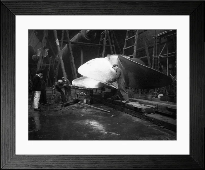 Framed Print : Queen Mary in dry dock at Southampton. November 1952 P000152 Framed Print : Queen Mary in dry dock at Southampton. November 1952 P000152
