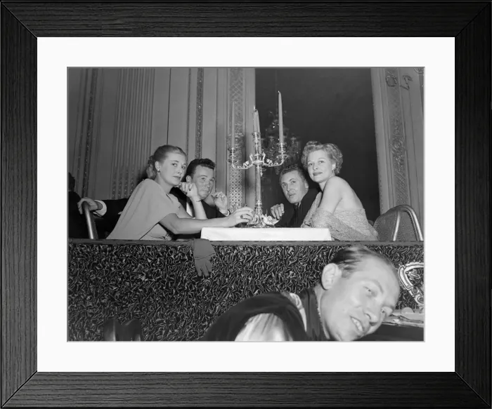 Framed Print : 21 Room'Londons new and lavish night club, 1949 Hy Hazell Framed Print : 21 Room'Londons new and lavish night club, 1949 Hy Hazell