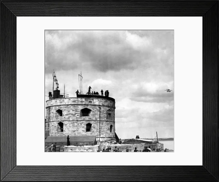Framed Print : The Supermarine S6  /  b passes the Coastguard tower at Calshot during the 1929 Schneider Cup
