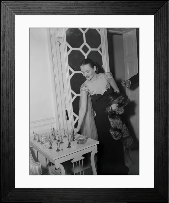Framed Print : Sunday Pictorial goes to Midnight Fashion Show Marion Harris Cabaret Singer Framed Print : Sunday Pictorial goes to Midnight Fashion Show Marion Harris Cabaret Singer