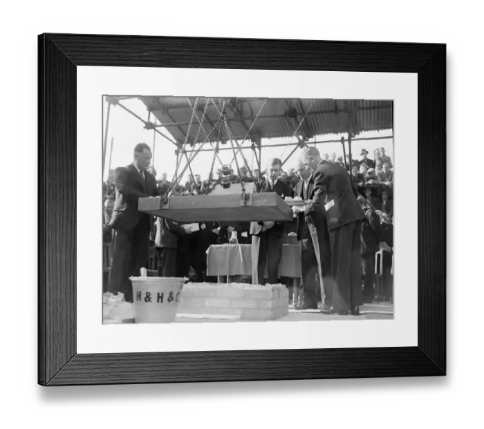 Framed Print : Clement Attlee (Prime Minister) laying the foundation stone of the South Bank Concert