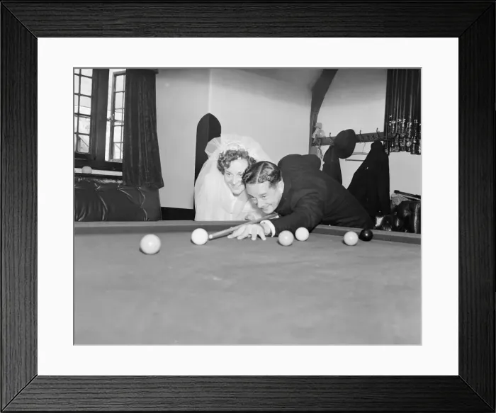 Framed Print : Weddding of Australian Snooker Champion Horace Lindrum to Joy White 1949. 019078 / 3 Framed Print : Weddding of Australian Snooker Champion Horace Lindrum to Joy White 1949. 019078 / 3