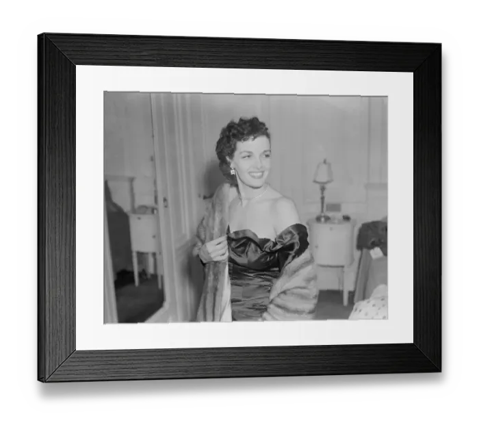 Framed Print : Film Star Jane Russell arrives in England October 1949 020234 / 2 Framed Print : Film Star Jane Russell arrives in England October 1949 020234 / 2