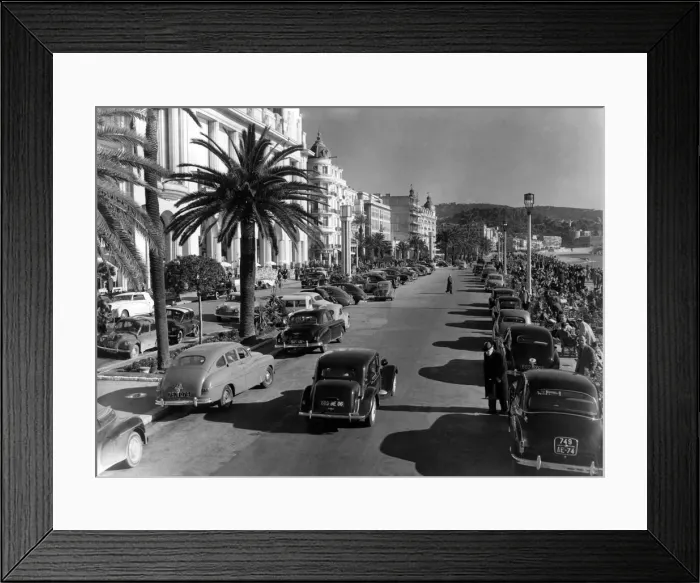 Framed Print : France: The famous Promenade Des Anglais, Nice, sees many people taking the air Framed Print : France: The famous Promenade Des Anglais, Nice, sees many people taking the air