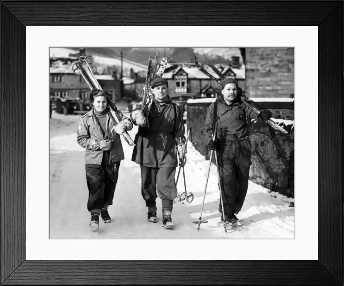 Framed Print : Mr and Mrs J. G. Clarke and Mr. J. Middleton all of Sheffield setting off from Framed Print : Mr and Mrs J. G. Clarke and Mr. J. Middleton all of Sheffield setting off from