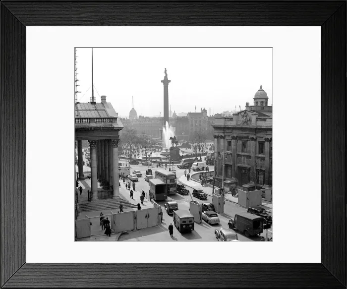 Framed Print : Trafalgar Square London, July 1953 Busy summer scenes in the capital Framed Print : Trafalgar Square London, July 1953 Busy summer scenes in the capital