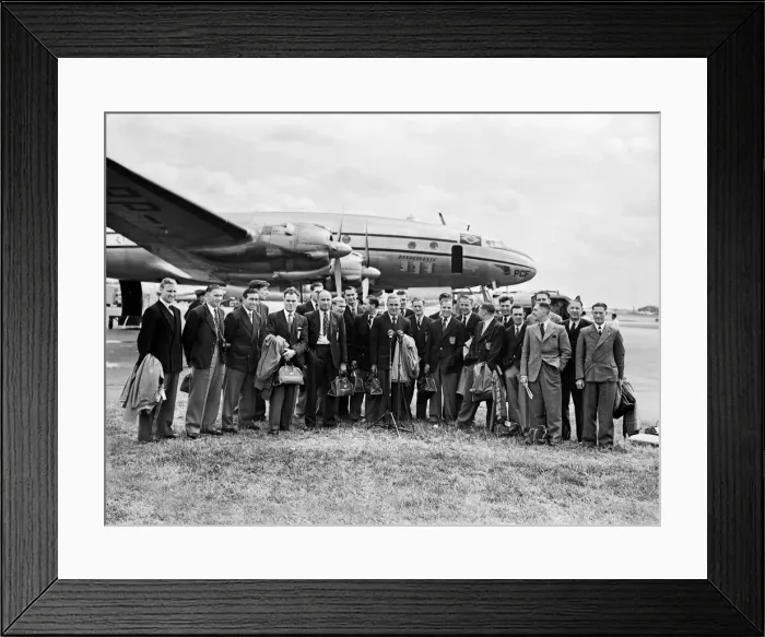 Framed Print : England World Cup 1950 squad June 1950 just before departing to Brazil Framed Print : England World Cup 1950 squad June 1950 just before departing to Brazil