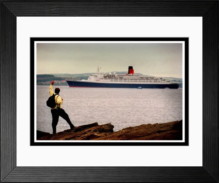 Framed Print : Queen Elizabeth 11 QE2 July 1999 arriving at South Queensferry Framed Print : Queen Elizabeth 11 QE2 July 1999 arriving at South Queensferry