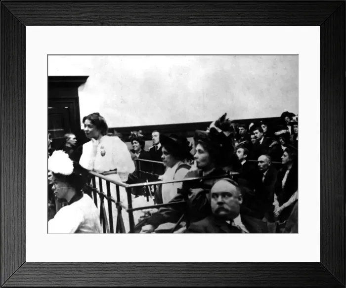 Framed Print : Suffragettes women in dock Bow Street police station London October 1908
