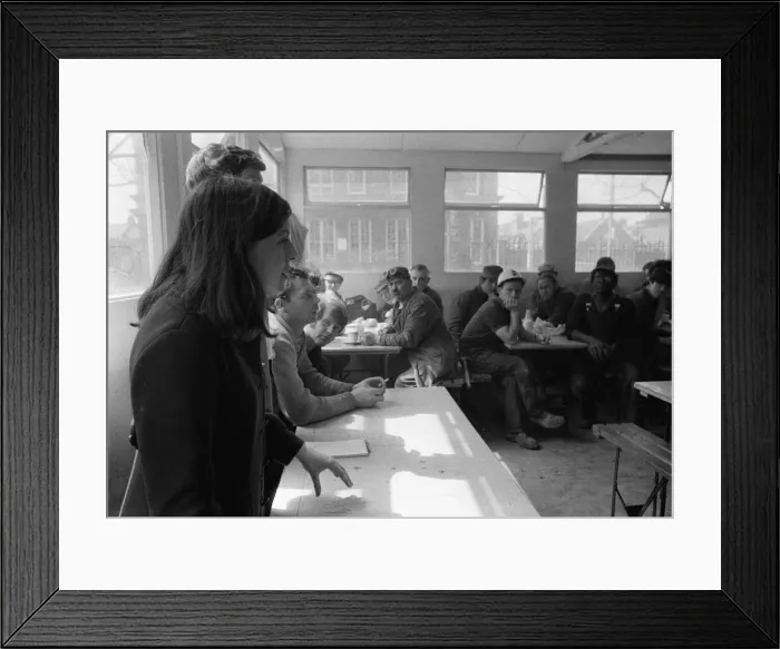 Framed Print : Bernadette Devlin MP for Northern Ireland talking to workers in Fulham 1969 Framed Print : Bernadette Devlin MP for Northern Ireland talking to workers in Fulham 1969