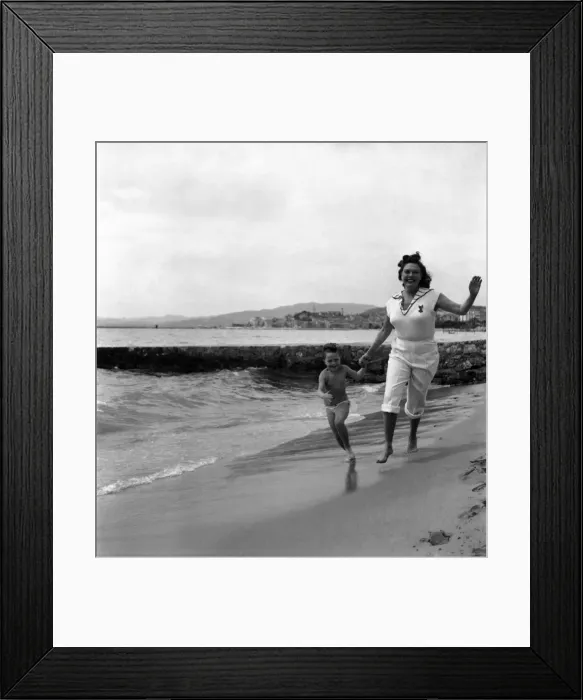Framed Print : Cannes Film Festival 1953. Pat Taylor Musical comedy actress seen here on the beach Framed Print : Cannes Film Festival 1953. Pat Taylor Musical comedy actress seen here on the beach