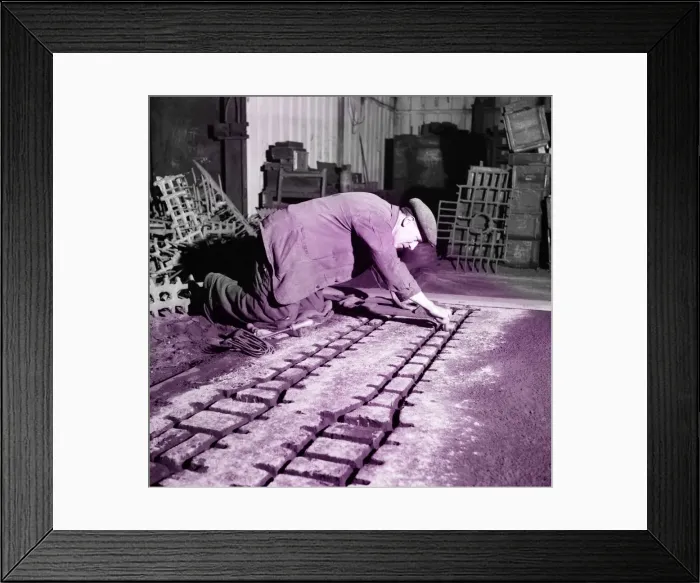 Framed Print : Man at work at Eiffel Foundry in Northern England, July 1952 C6191 - 001 Framed Print : Man at work at Eiffel Foundry in Northern England, July 1952 C6191 - 001