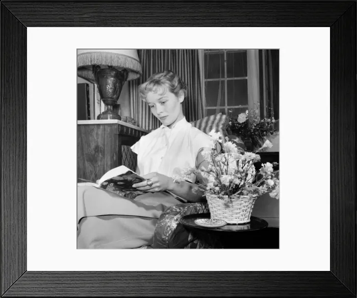 Framed Print : Actress Virginia McKenna. June 1953 D3226-002 Framed Print : Actress Virginia McKenna. June 1953 D3226-002