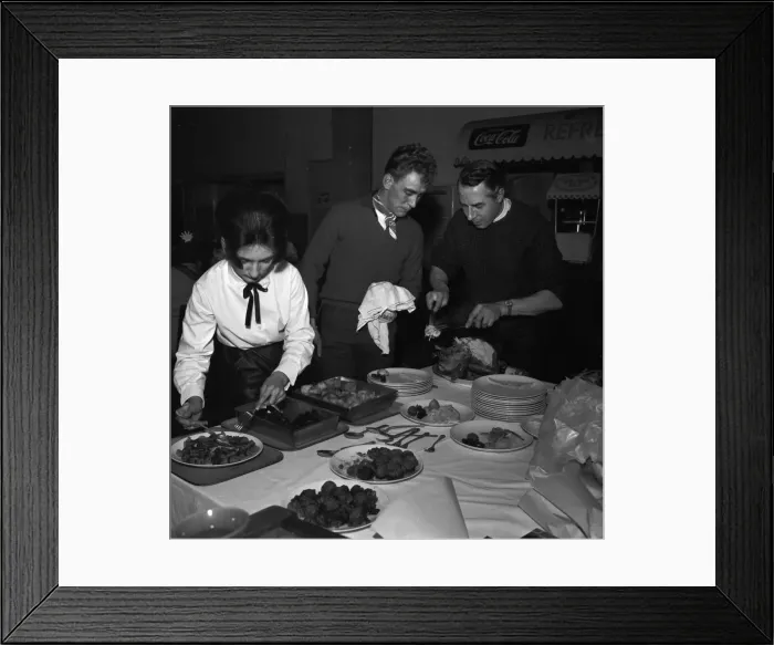 Framed Print : Ton up boys pensioners dinner at Eton House, Mission Hall, Eastway, Hackney Framed Print : Ton up boys pensioners dinner at Eton House, Mission Hall, Eastway, Hackney