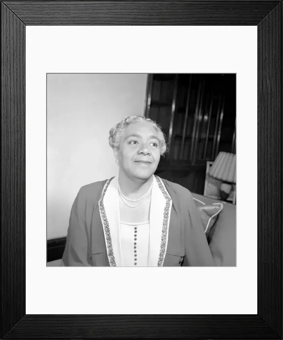 Framed Print : Queen Salote in London during the coronation of Queen Elizabeth II in 1953 Framed Print : Queen Salote in London during the coronation of Queen Elizabeth II in 1953