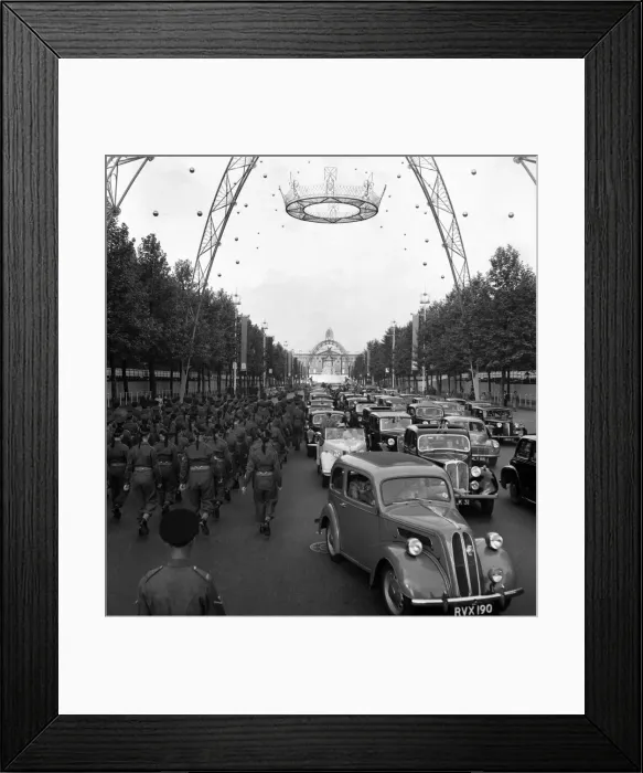 Framed Print : Coronation rehearsal 1953. Even at 6 am the mall was choked with private cars Framed Print : Coronation rehearsal 1953. Even at 6 am the mall was choked with private cars